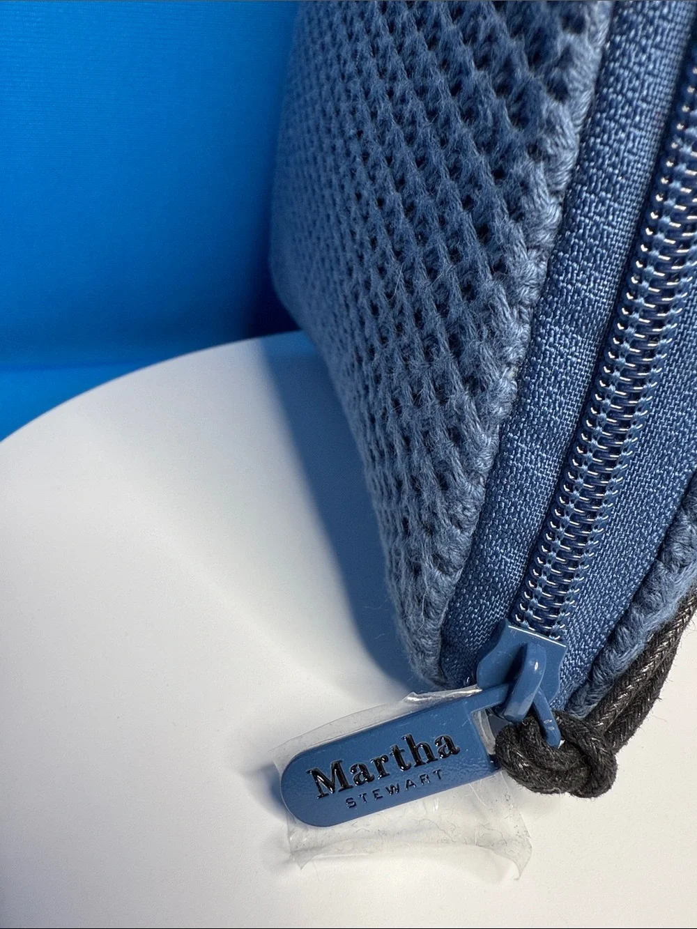 NEW / NWT MARTHA STEWART CROCHET TYPE LARGE COSMETIC CASE / MAKEUP / MAKE-UP BAG